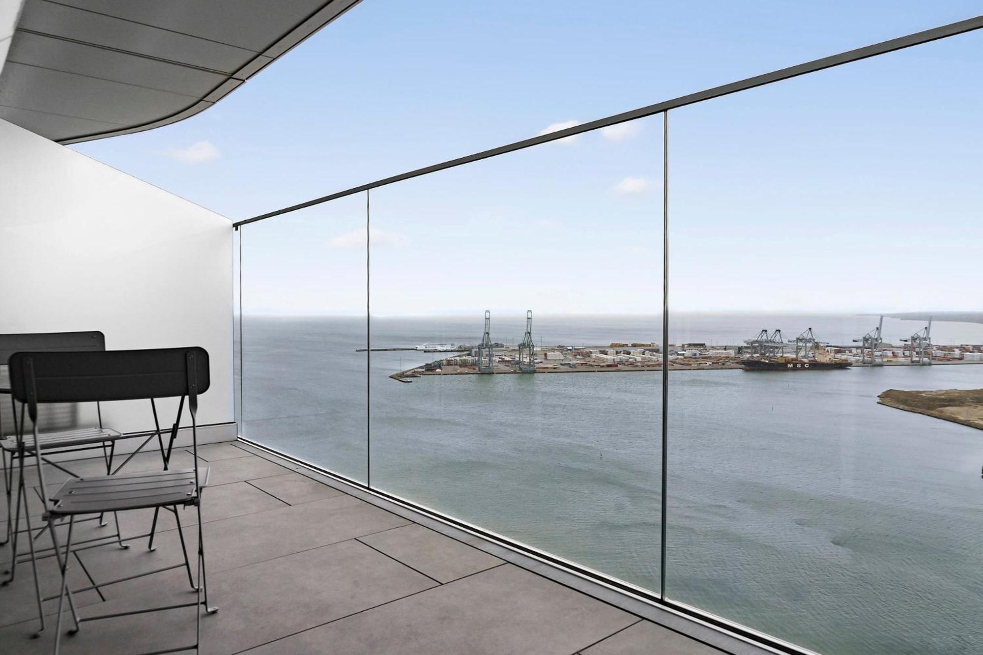 דירות אורהוס Penthouse Paradise On 39Th Floor מראה חיצוני תמונה